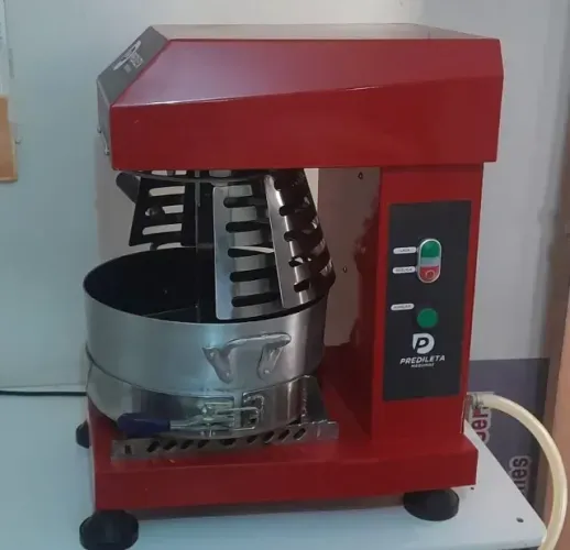 Masseira Industrial de Mesa com fogareiro próprio, 5KG de massa