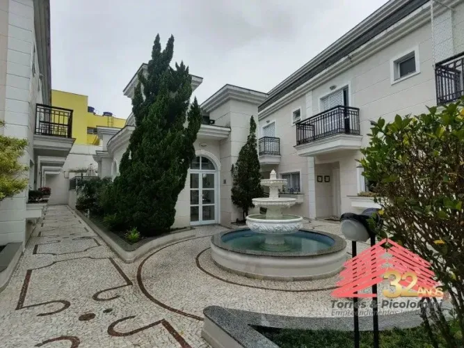 OPORTUNIDADE, JARDIN AVELINO SOBRADO CONDOMÍNIO 3 DORMITÓTIOS 1 SUITE, 4 VAGAS,QUINTAL, PR