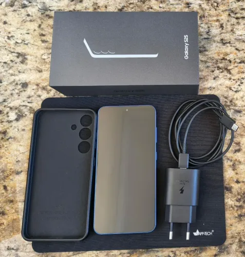 GALAXY S25  256 GB  AZUL - Não aceito trocas, mas aceito ofertas e negocio.