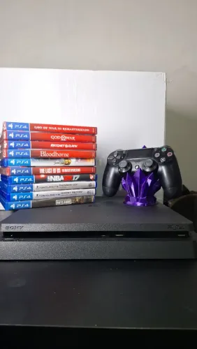 PS4 Slim Semi novo + jogo brinde + controle novo