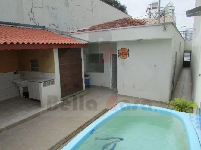 Casa térrea com piscina e churrasqueira na Mooca
