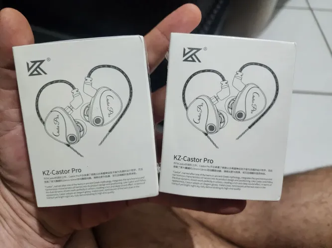 Fone para Retono de Palco KZ Castor Pro. Harman Kardon