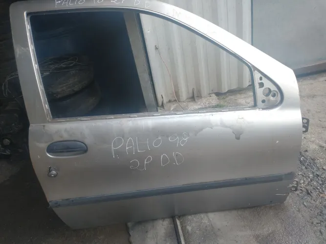 Porta dianteiro direito Fiat Palio 98/00 2p