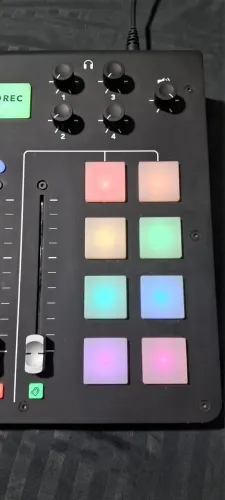 Mesa de Som Rode Caster PRO 