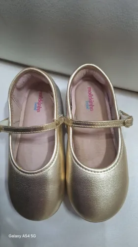 Sapatilha dourada molekinha n.25