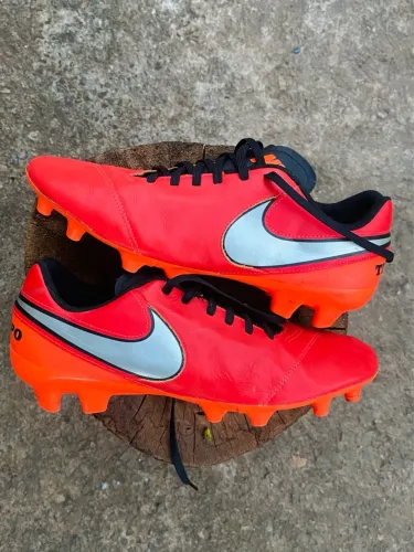 Chuteira Nike Tiempo X