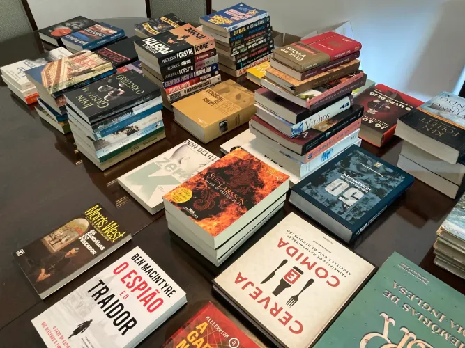 Coleção de 50 Livros Variados