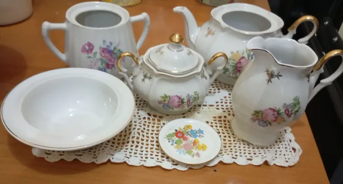 Louças de porcelana Mauá
