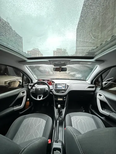 Peugeot 208 Allure 1.2 Flex 12V 5P Mec. 2017 7 MIL ABAIXO DA FIPE