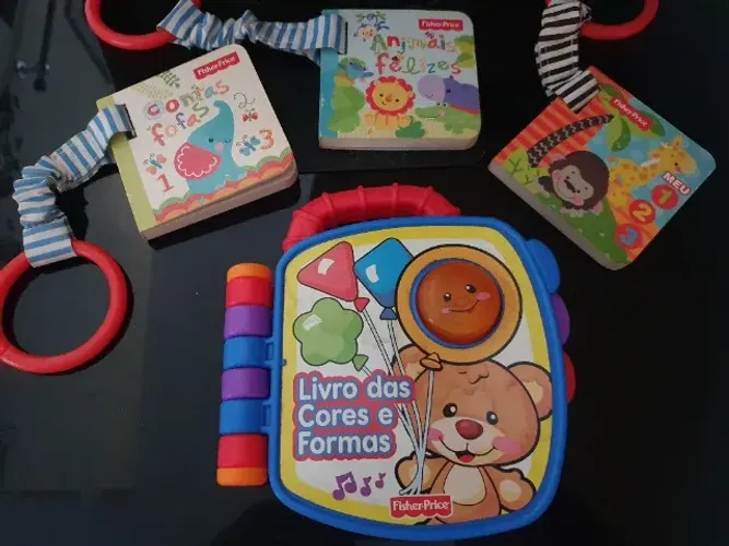 Livro Interativo Fisher Price das cores e formas em português