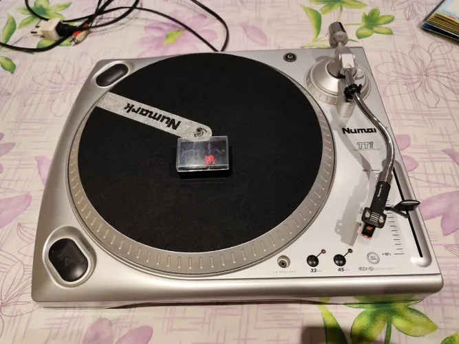 Toca disco Numark Ttusb