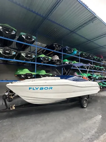 Vendo Lancha 21 pes, motor 150hp 2024, aceito proposta