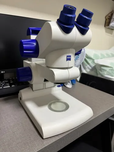 Microscópio estereoscópio Lupa Zeiss 