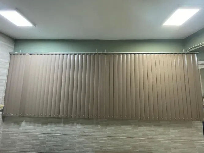 Persiana em PVC vertical. 1.20 X 3.60
