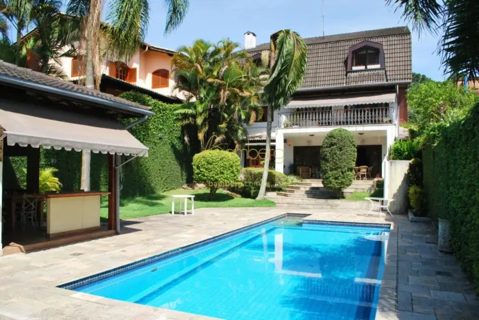 Casa com Jardim - Piscina - 564m2 - 4 Suítes - 6 Vagas - Jardim do Estados