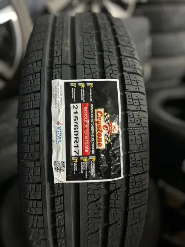 Pneu Crystone 215/60/17