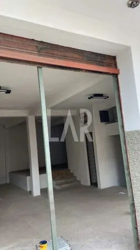 Prédio Comercial e Residencial à venda, 3 lojas, 2 apartamentos, Santo André - Belo Horizo