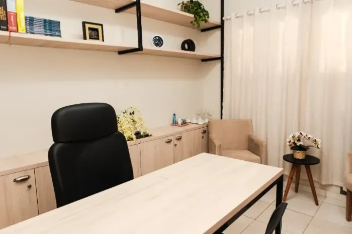 Alugam-se escritórios mobiliados, incluindo energia e internet