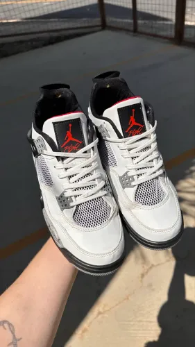 Nike Air Jordan 4 Retro white cement