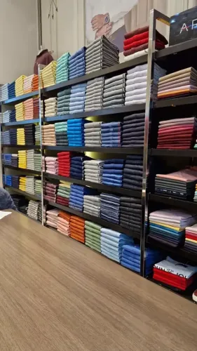 Móveis Usados em Ótimo Estado - Ideal para Montar Sua Loja!
