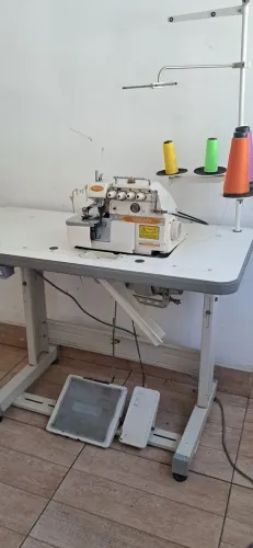 Máquina Overlock Ponto Cadeia