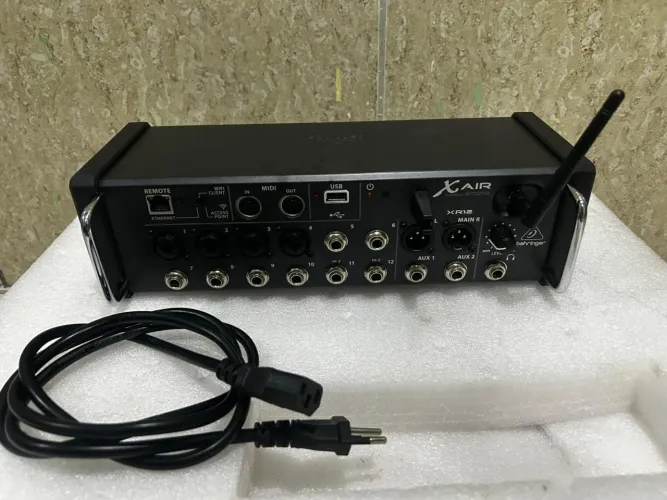 Mesa digital XR12