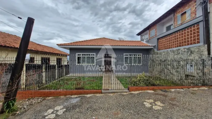 Comercial Casa em Ponta Grossa