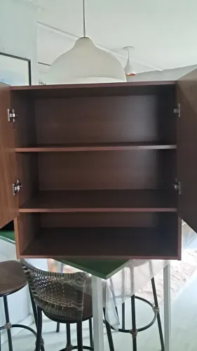 Armário aéreo multiuso