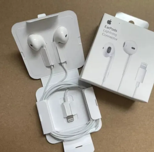 Fone Apple Original com fio - EarPods (Lightning)