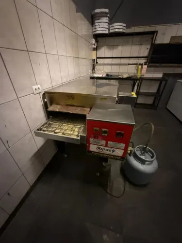 Forno esteira tupasy