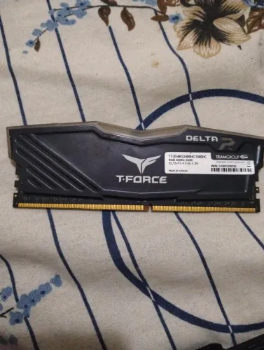 Memória RAM TeamGroup T-Force Delta RGB 8GB DDR4 2400MHz