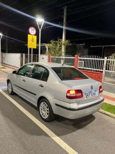Volkswagen Polo Sedan 1.6 MI 101cv 8V 4P 2004