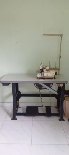 Máquina de Costura Overlock