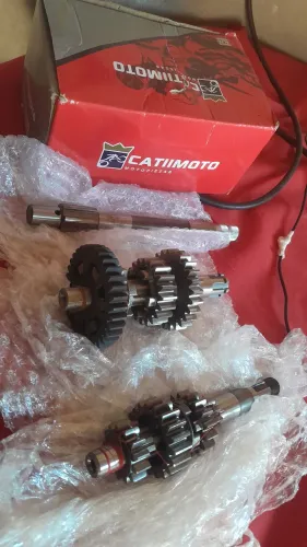 Vendo peças do motor da Suzuki GS 120