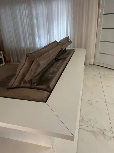 Sofá 2,90 com peça em MDF Branca 