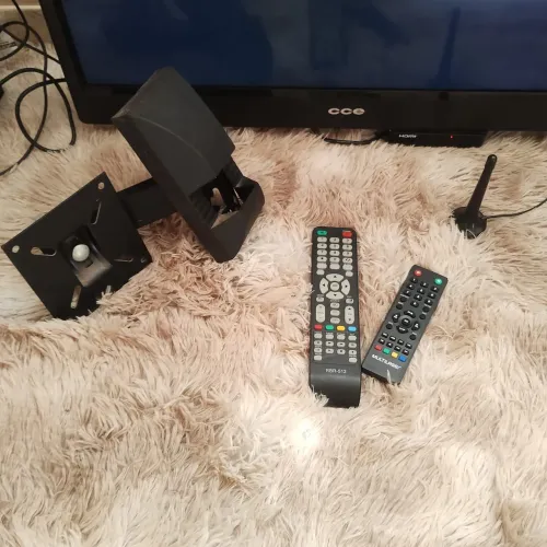 TV CCE COM CONVERSOR E SUPORTE