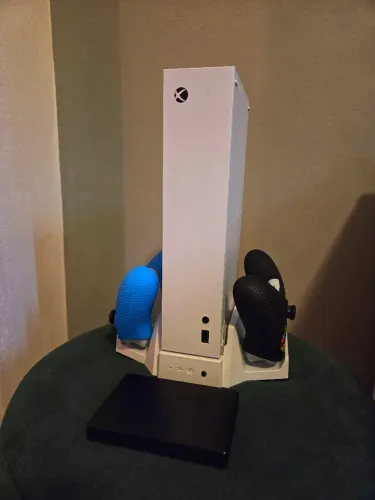 Xbox Series S + 2 Controles + HD + Base de Carregamento + 2 Headseats + Cases e Capas
