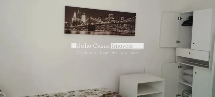 Casa comercial com Kitnets no Centro.