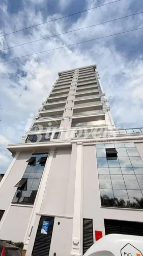 Apartamento à venda, com 3 quartos (sendo uma suíte), 2 vagas, Edifício Província de Saler