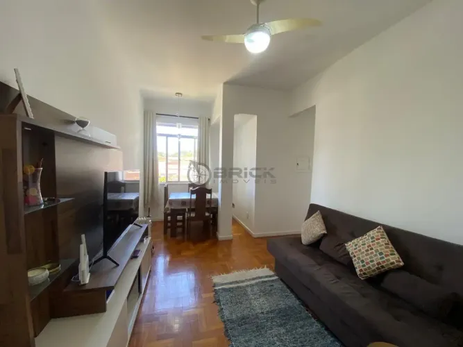 Apartamento à venda com 2 quartos sendo 1 suíte, 46.72 m² no Alto - Teresópolis/RJ.