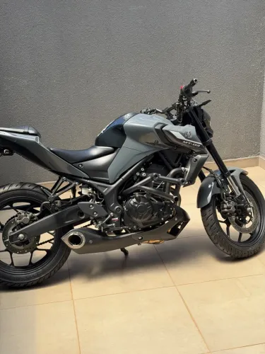 Moto MT 03