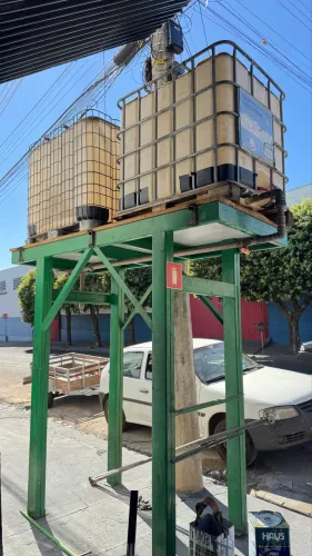 Suporte + 2 tanques (reservatório)