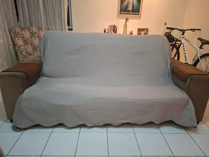 Vendo sofá 4 lugares reclinável marrom usado 2.20m de comprimento