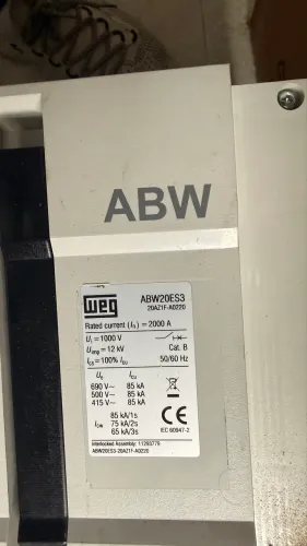 disjuntor aberto de baixa tensão WEG, modelo ABW20ES3, com corrente nominal de 2000A
