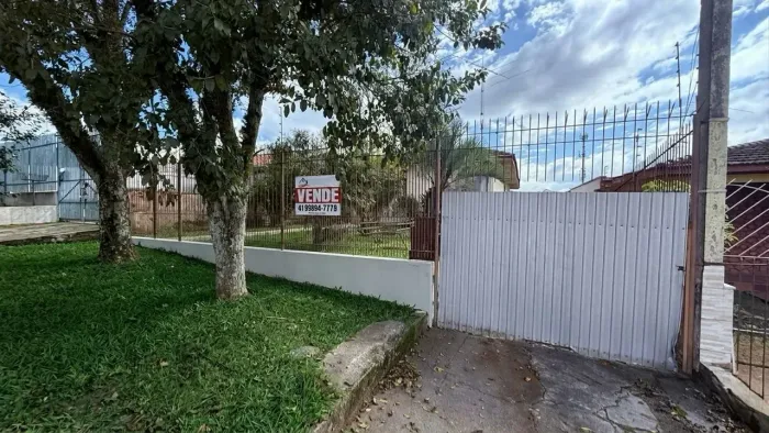 Casa térrea averbada, 3 dormitórios sendo 1 suíte, espaço exuberante com QUINTAL E POMAR