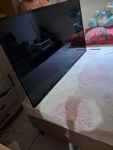Vende-se televisão usada de 55 polegadas [obs: n pega YouTube