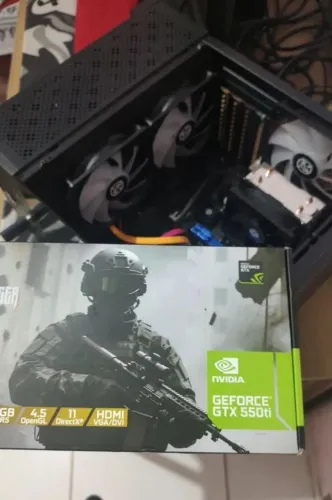 Placa de Video GTX 550TI 2GB semi nova usada poucas vezes