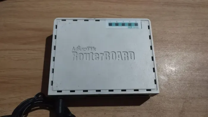 MIKROTIK hEX E50UG - 5 PORTAS GIGABIT