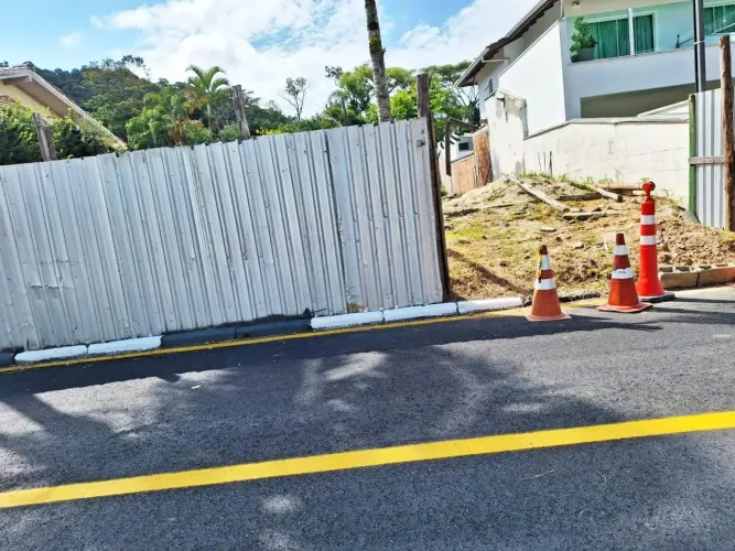 Ótimo Terreno 325m2 em Condomínio Fechado Residencial Ariribá