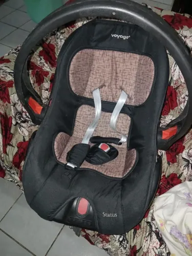 Bebê conforto semi novo